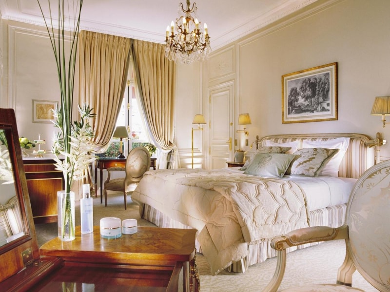 プラザ・アテネ