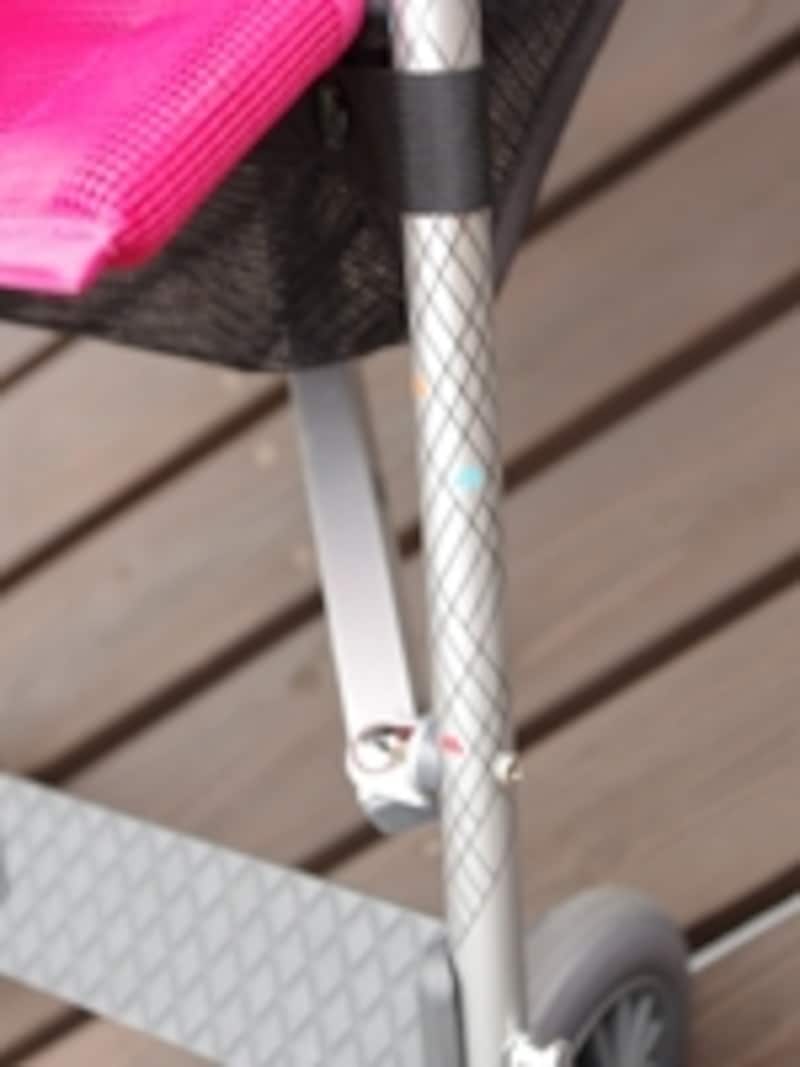 2011年モデルでは、左右の前フレームにおしゃれなデザインが施されるようになった