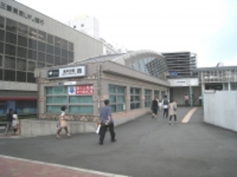 大江戸線東中野駅
