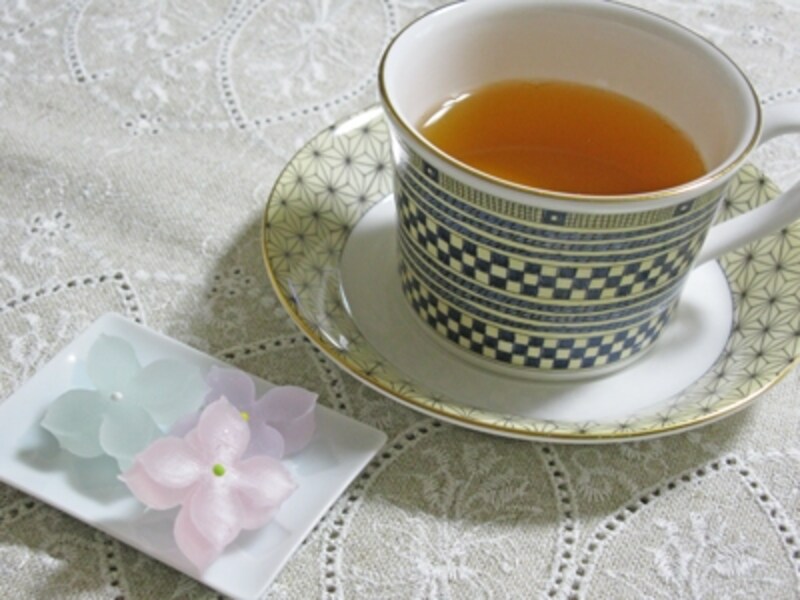 水色は淡いオレンジ色