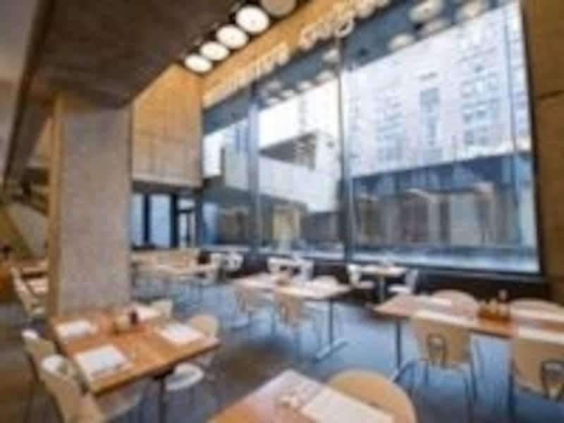 レストラン内観 photo: whitney museum