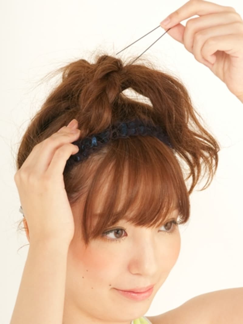 みつ編みを先にとめるとバランスがとり易い