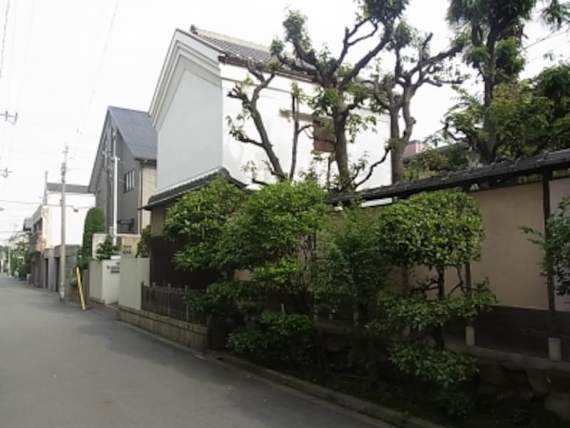 帝塚山、倉のある家。