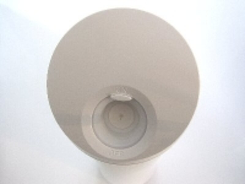 ミスト吹出口をひらくと電源スイッチON