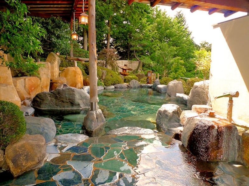 湯之島館露天風呂