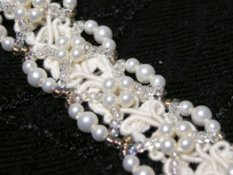 パールとブレードのチョーカー