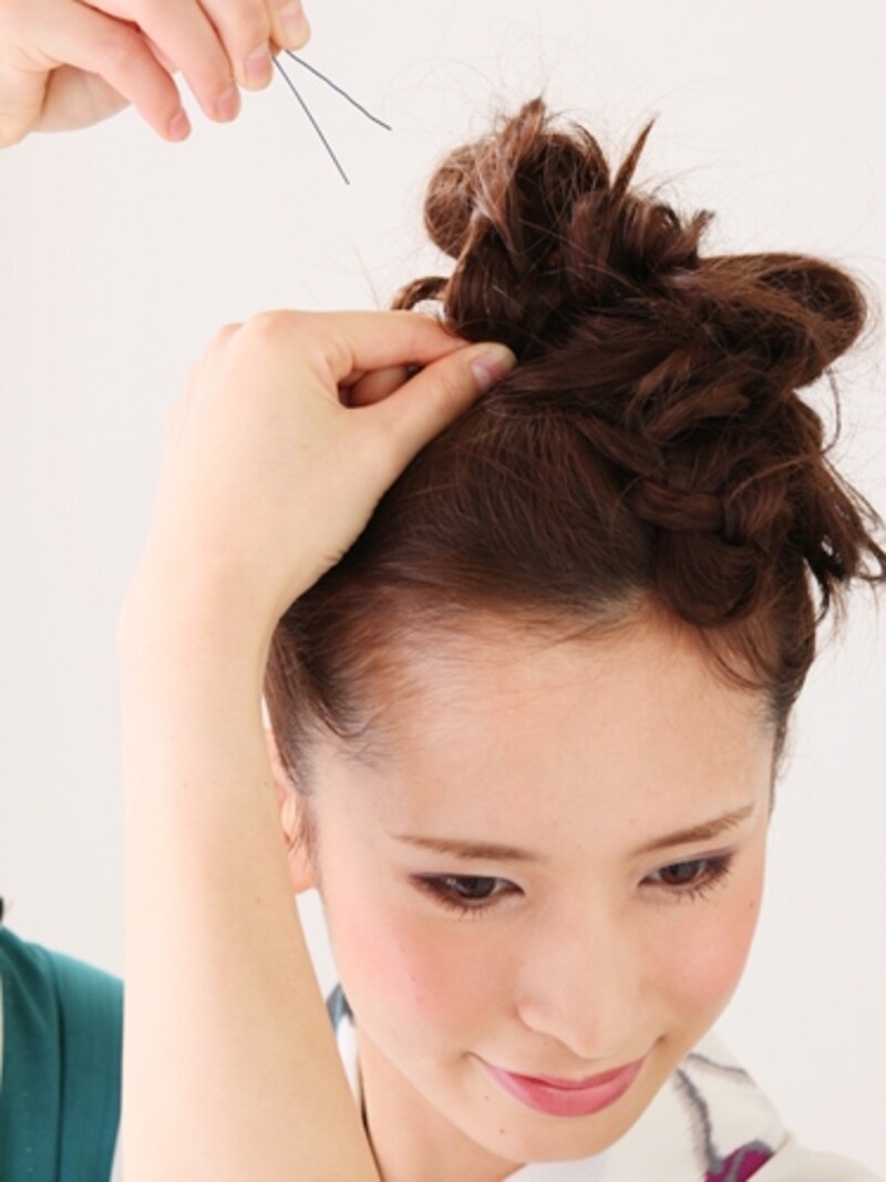 正面とサイドを交互に鏡でチェックして