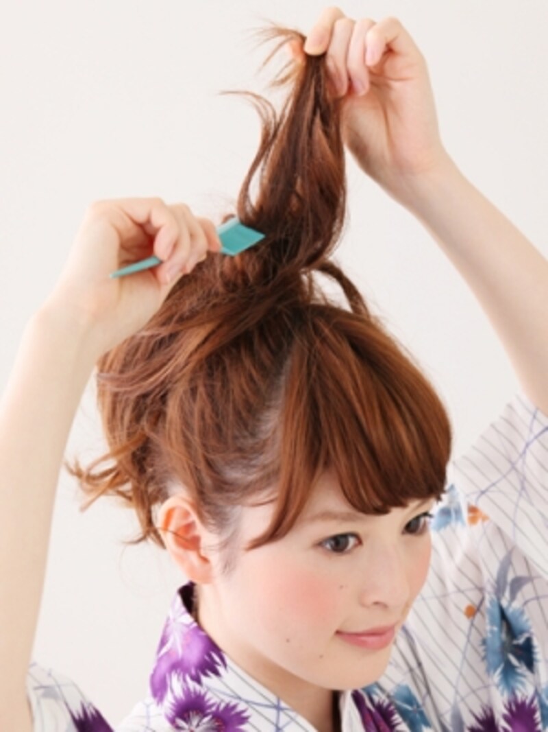 ミディアム浴衣 逆毛ポニーテールの簡単ヘアアレンジ 浴衣ヘアアレンジ All About ミディアム浴衣 逆毛ポニーテールの簡単ヘアアレンジ 浴衣ヘアアレンジ All About