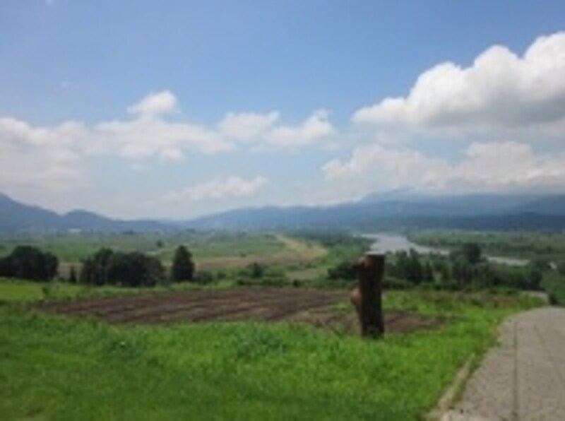 千曲川の川辺はサイクリングにも◎