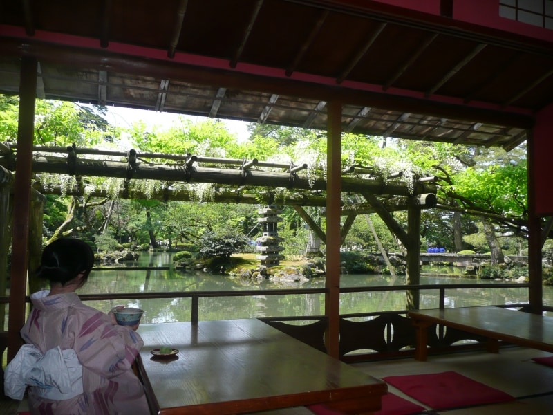 水亭の中から見た瓢池