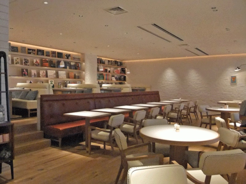 店内184席　テラス22席の大規模店舗