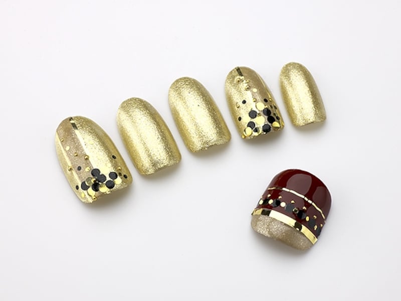 フットのゴールドテープがアクセント