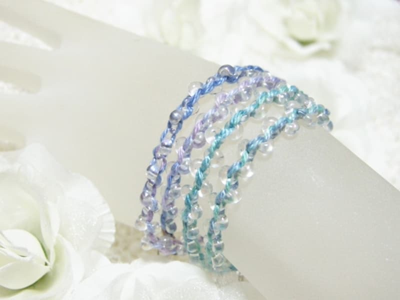 刺繍糸で編むビーズネックレス