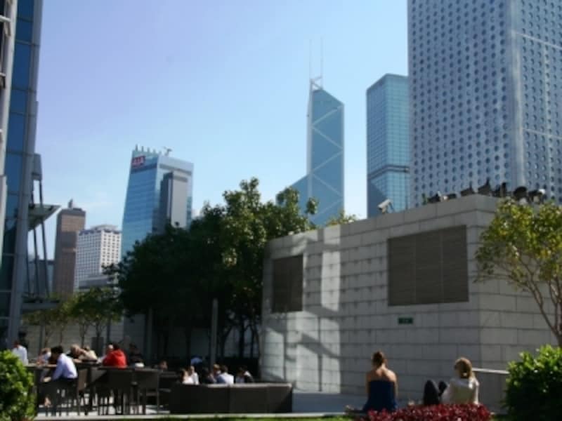 ルーフトップにあるREDSからはセントラルのビル群の景色