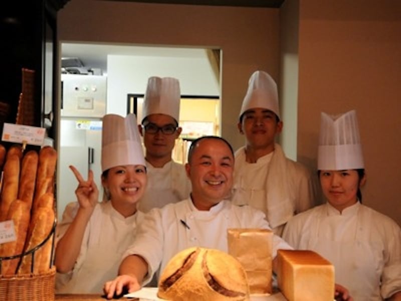 根本孝幸さんとスタッフの皆さん