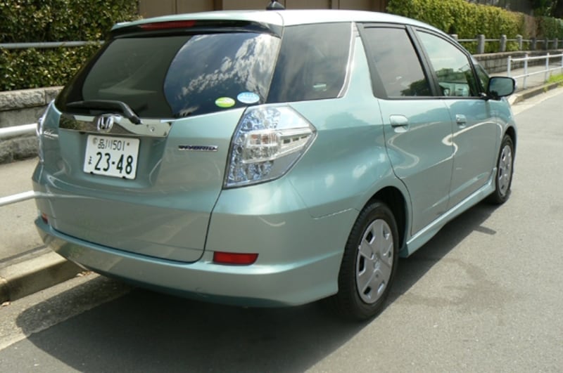 フィットシャトルリヤビュー