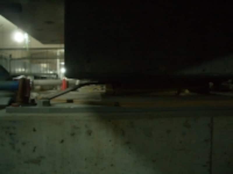 免震装置（すべり支承）