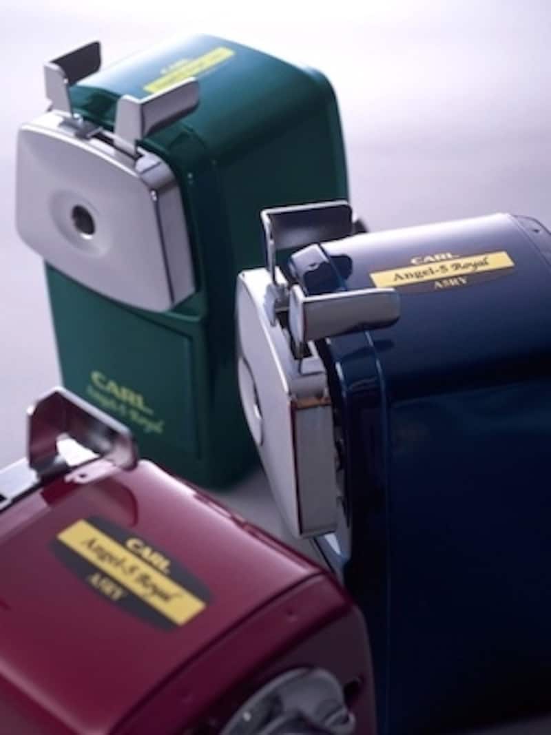 「エンゼル-5 プレミアム」カール事務器株式会社undefined価格：2652円undefinedカラーバリエーションは、ブルー、レッド、グリーンの３色