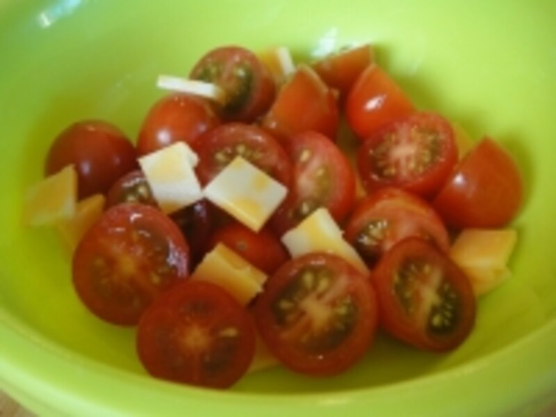 カットミニトマト