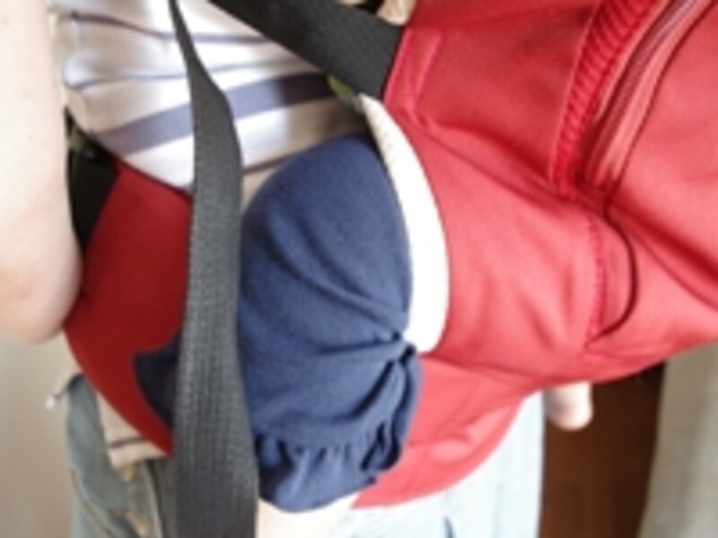 子供のおしりが自然な丸みを持って座れるような立体形状