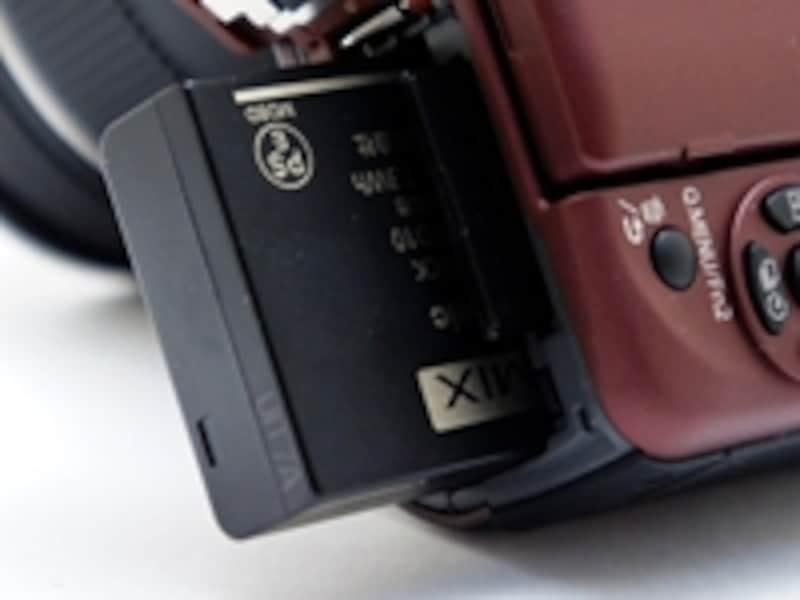 バッテリーは前機種と同じものだが、撮影可能枚数は減少している