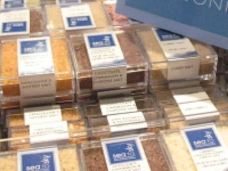 塩ベースのものから、ハーブやスパイスを使ったものまで、種類は豊富undefined(C) Blue Works