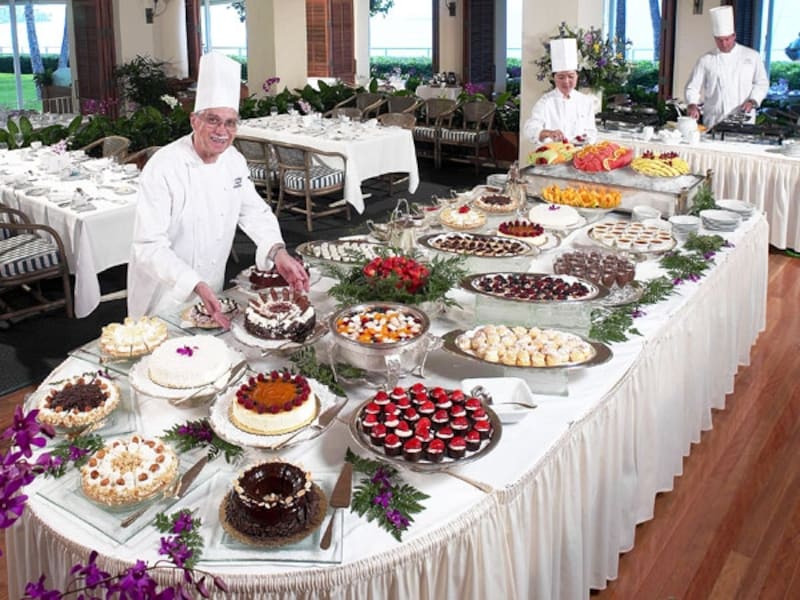 デザートだって迷ってしまうほど! 100種類ものバラエティ豊かな料理が並ぶオーキッズのサンデーブランチ