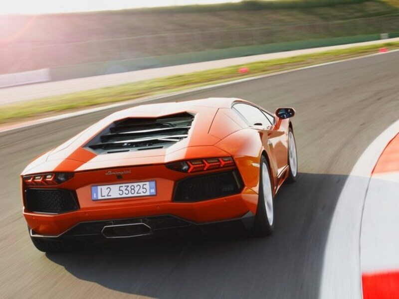 ランボルギーニアヴェンタドール