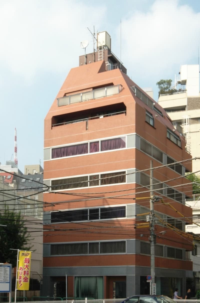 明治大学駿河台キャンパスからほど近くundefined古本の町神保町にも近い