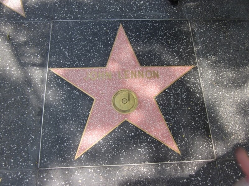 キャピタルレコード前のジョン・レノンの星形