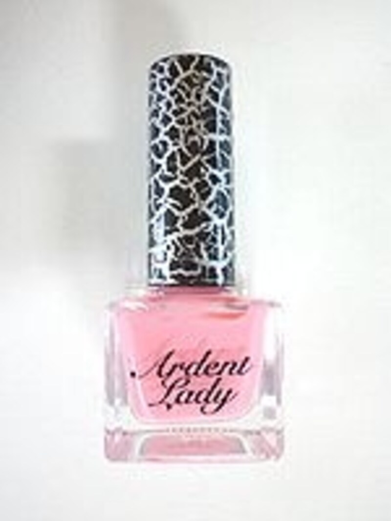 スキルがなくても、楽々レオパード柄のネイルができる優れモノ