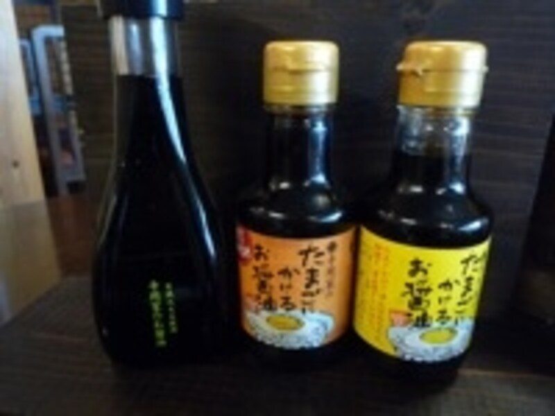 テーブルには専用醤油も