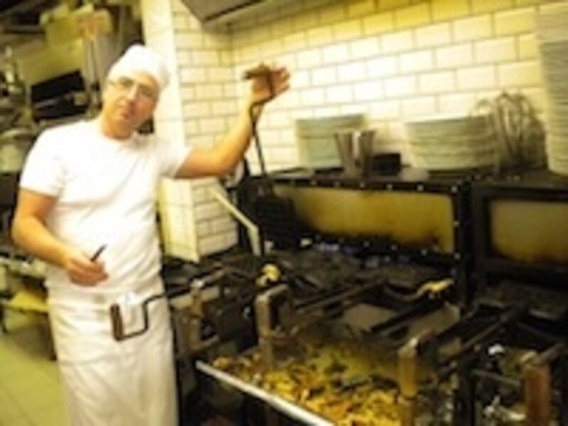 9才からワッフルを焼くイヴさん