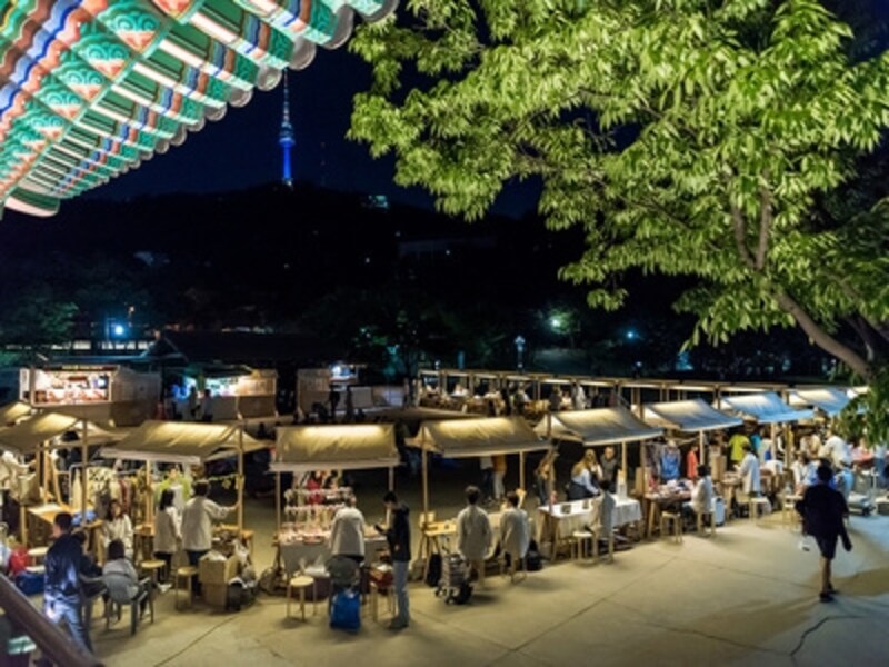 韓国の時代劇ドラマで見たことあるような、市場の風景が再現されています(C)南山韓屋村