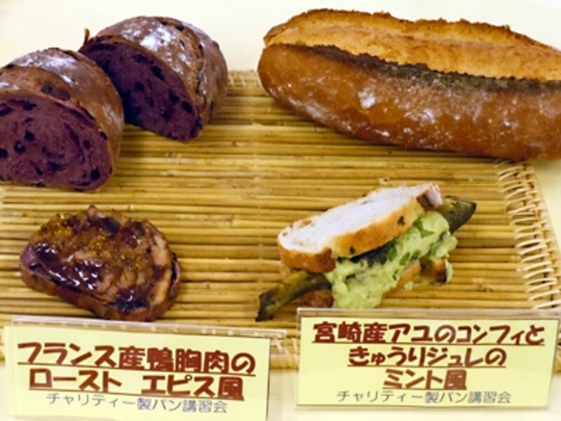 フランス産鴨胸肉のロースト エピス風味、宮崎産アユのコンフィときゅうりのジ  ュレundefinedミント風味（パン ミルティーユ）