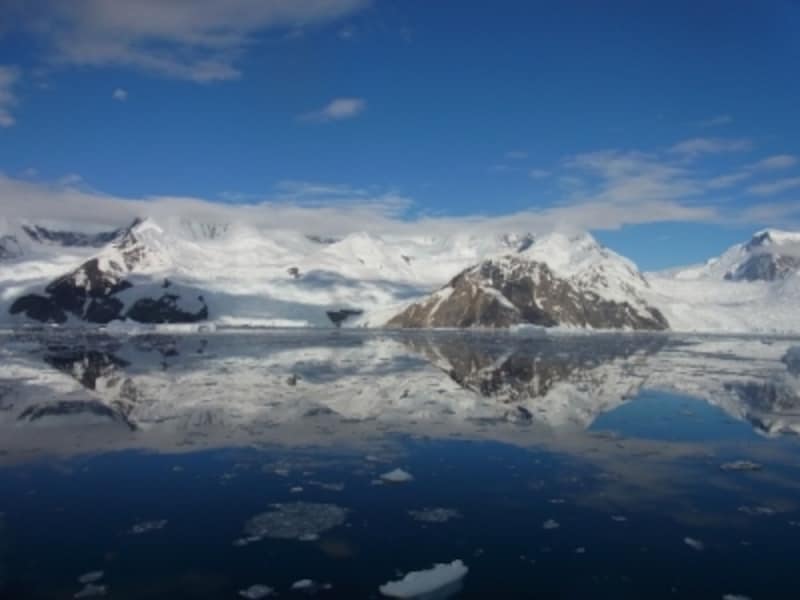 南極では日常とはまったく違う絶景が待っているundefined写真提供：岡部能直