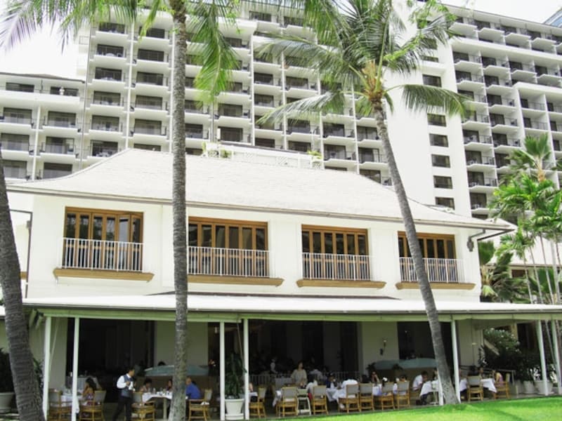 ハレクラニ創業当時から佇むメインビルディング1階に位置するオーキッズ