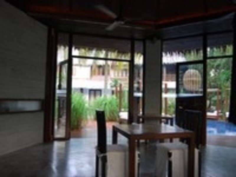 ヴィラサマディ、レストラン