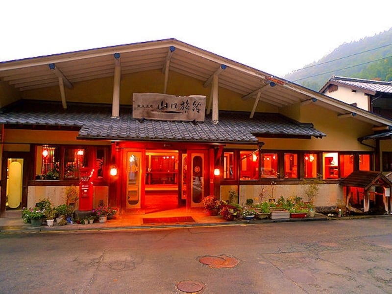 垂玉温泉山口旅館玄関