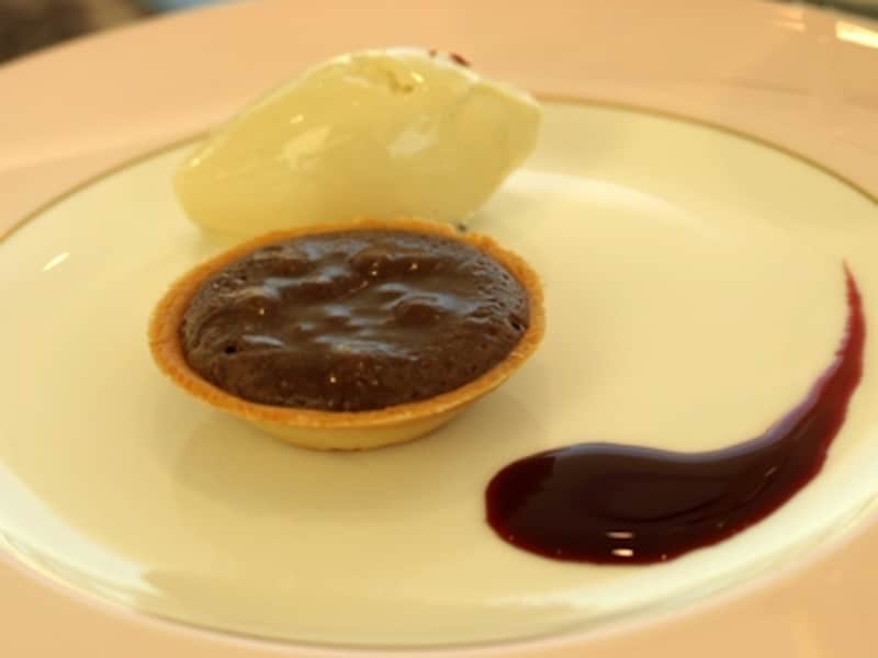 Warm Chocolate Tart with Pink Peppercorn Ice Cream and Red Wine Sauce