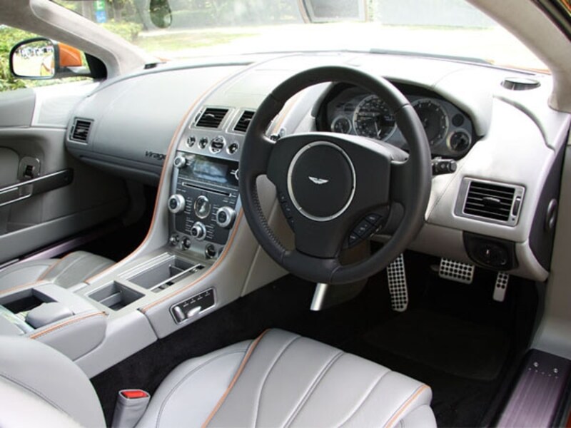 アストンマーティンヴィラージュ