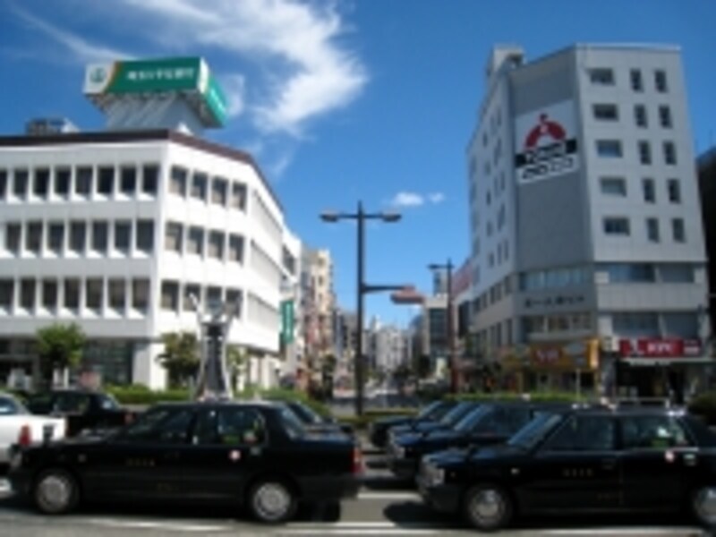 東口正面