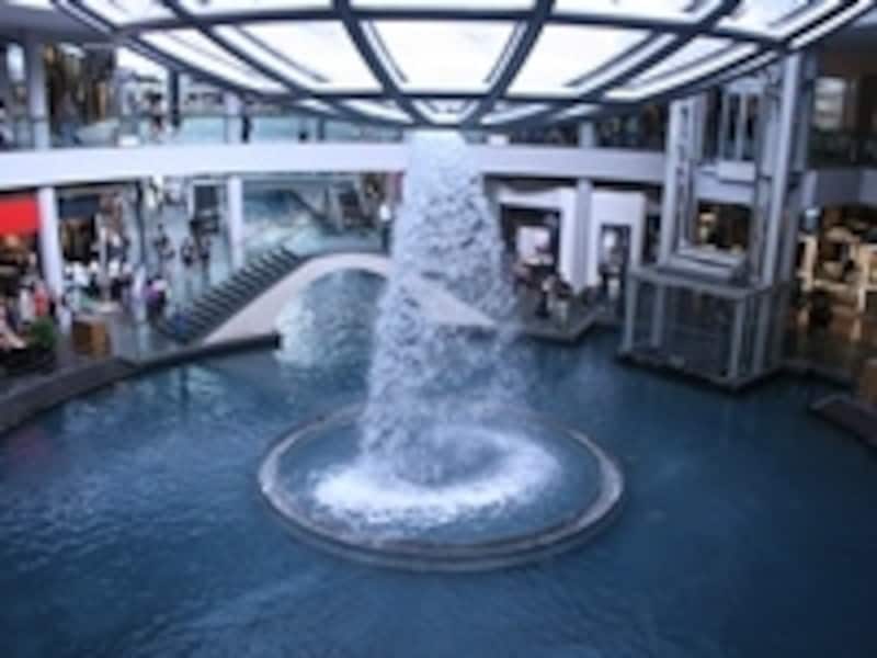 ショップス水路