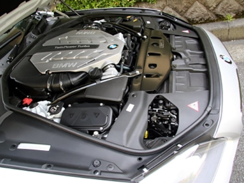 BMW650iカブリオレ エンジン