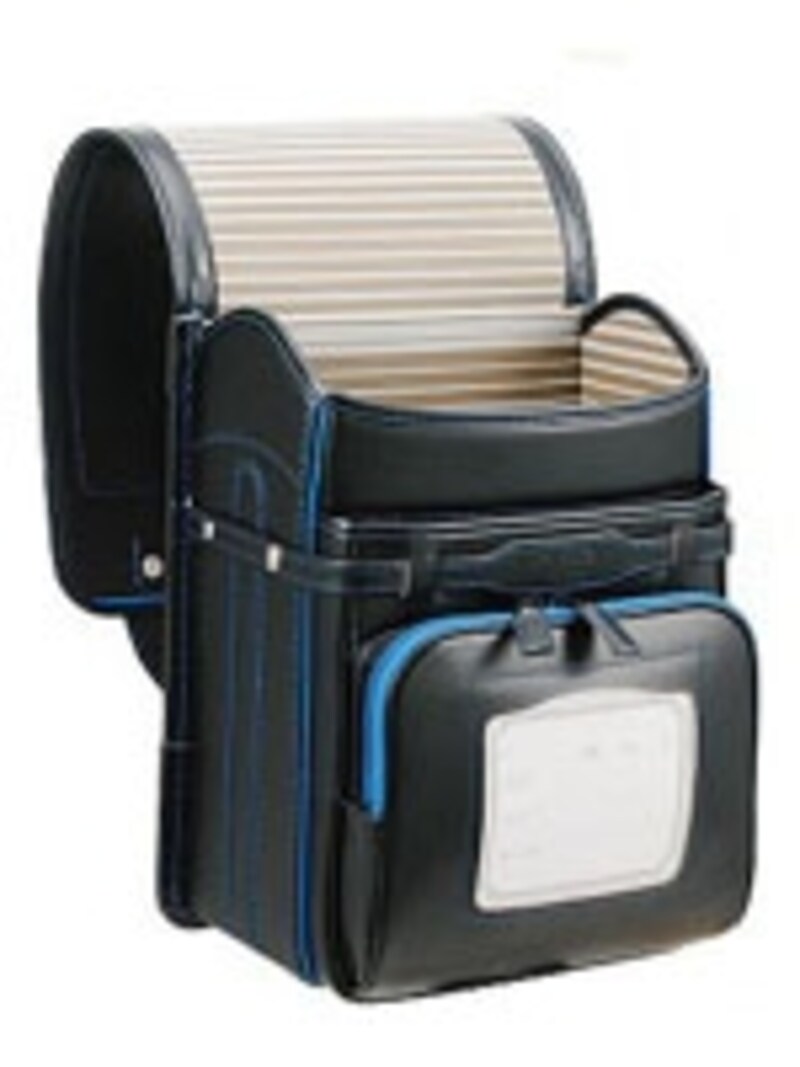 男の子向けにタフな仕様の「ソフトブラックコンビカラー」