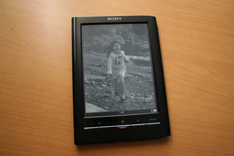 気に入った写真はスタンバイスクリーンに設定することも可能だ