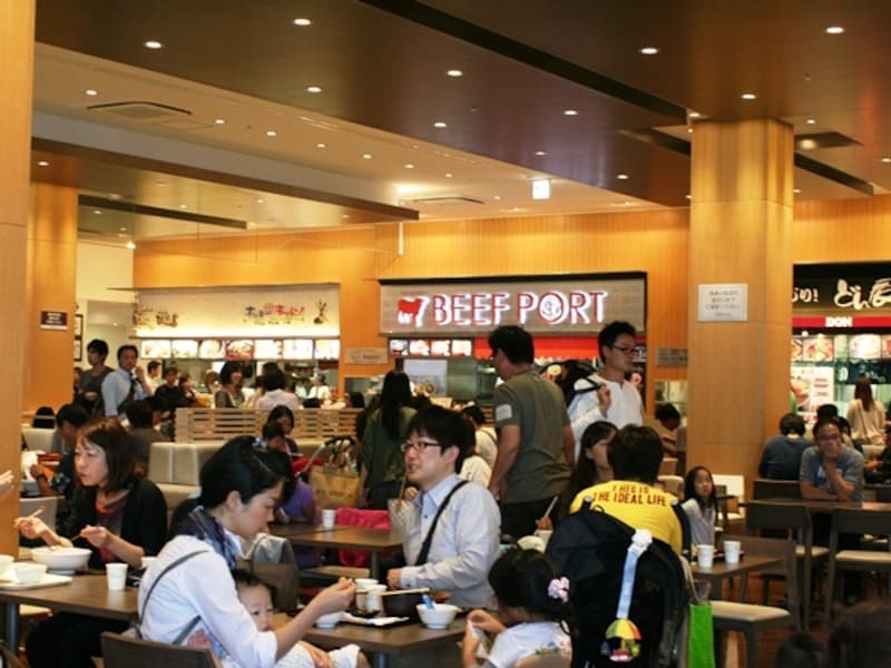 フードコート 杜のキッチン 内部