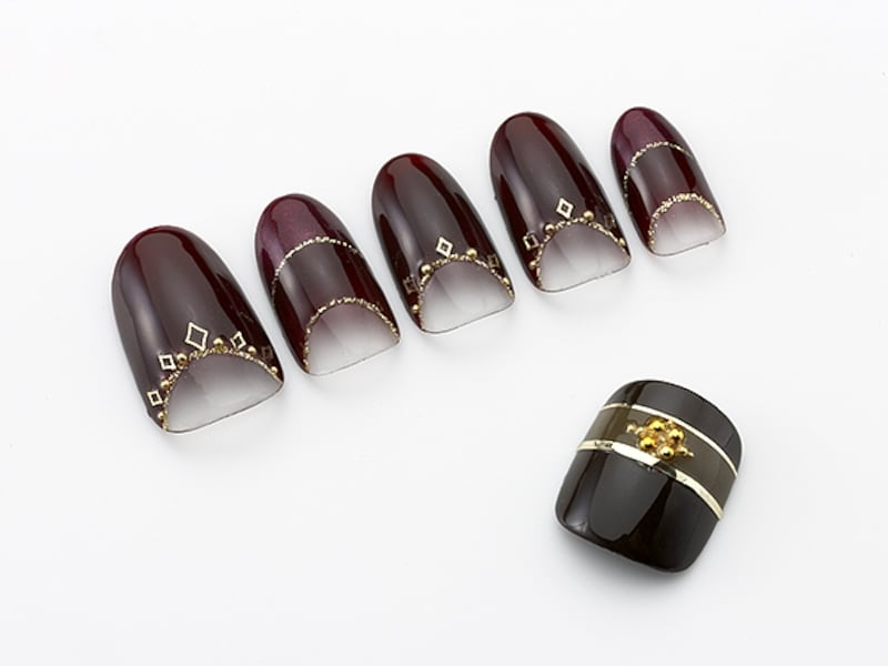 秋の定番カラーボルドー