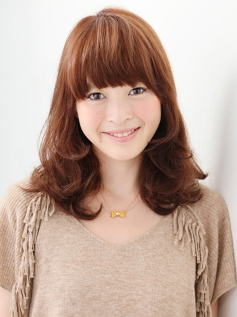 ほんのり重めの上品ミディスタイル