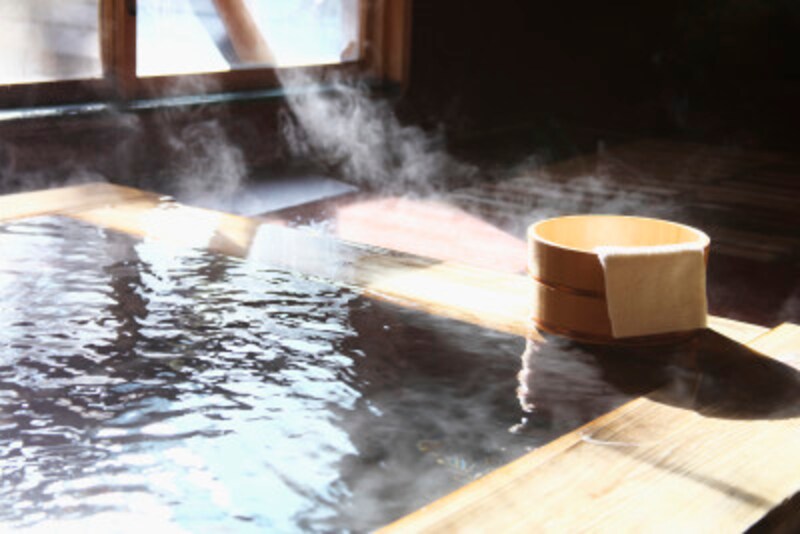 自宅でゆっくり浴槽に浸かるときは、市販の入浴剤を入れるのもお薦め。温泉気分に浸りながら、リラックスして副交感神経を刺激できそう